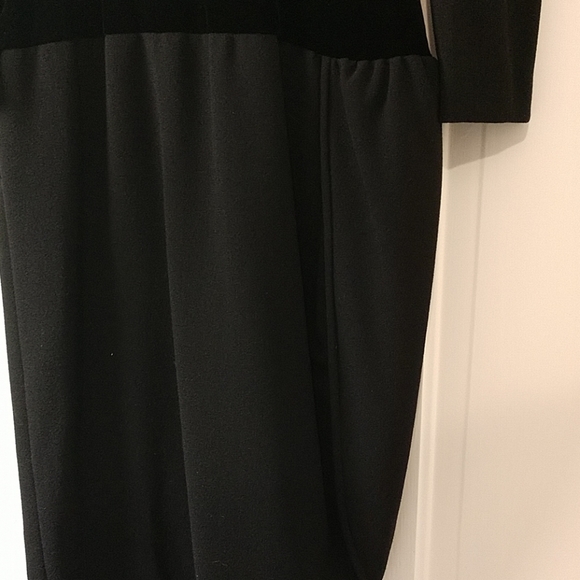 Valentino boutique size 8 black dress - Picture 6 of 7